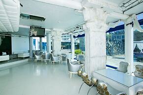 Chaika Beach Resort