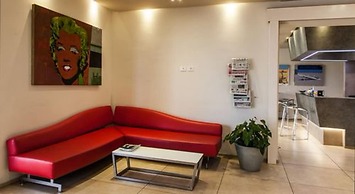 L'Hotel