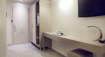 L'Hotel