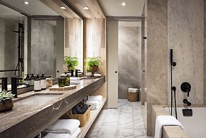 1 Hotel Toronto
