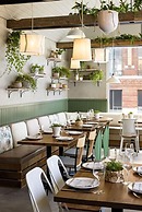 1 Hotel Toronto