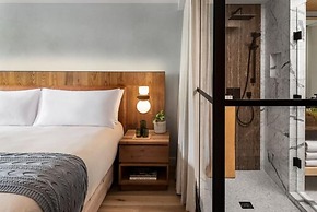 1 Hotel Toronto