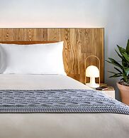 1 Hotel Toronto