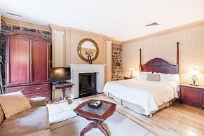 Hotel Louisbourg
