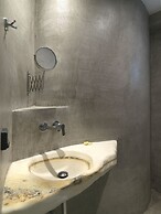 Aloni Hotel
