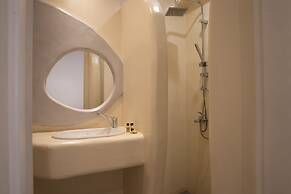 Aloni Hotel