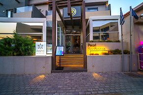 Pearl SeaBreeze Suites