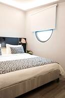 Pearl SeaBreeze Suites
