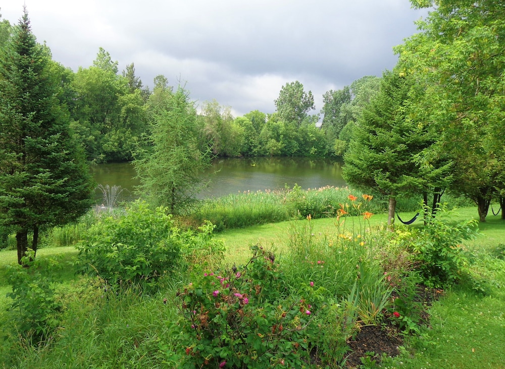 Motel Des Deux Lacs Inc
