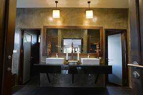 The Quarter Hotel