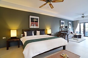The Quarter Hotel