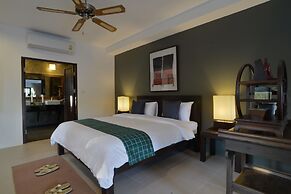 The Quarter Hotel
