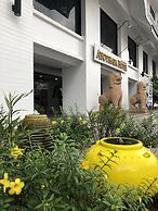 Ayothaya Hotel
