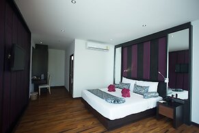 P. P. Erawan Palms Resort