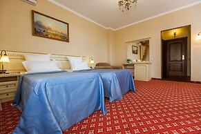 Hotel Grand Uyut