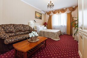 Hotel Grand Uyut