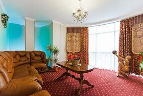 Hotel Grand Uyut
