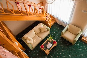 Almaz Hotel
