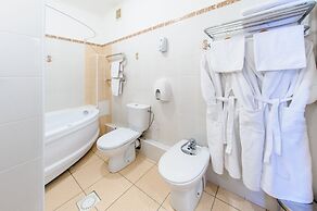 Almaz Hotel