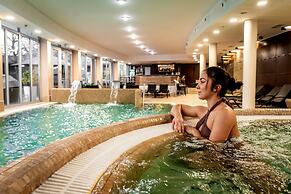 Hotel Golden Lake Resort