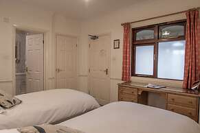 Toothbrush Rooms at Lattice Lodge