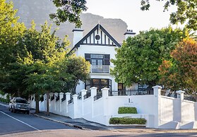 One Kensington Boutique Hotel
