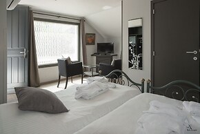 Tropical Hotel