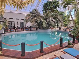Tropical Hotel