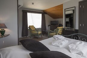 Tropical Hotel