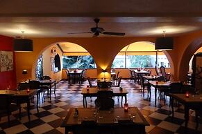 Tropical Hotel