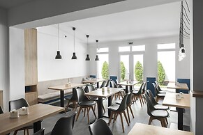 Chesscom Hotel