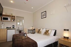 Big Five Motel