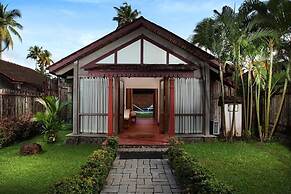 Abad Whispering Palms