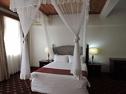 Mosa Court Suites