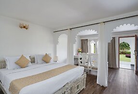 Swaroop Vilas - Lake Facing Boutique Hotel