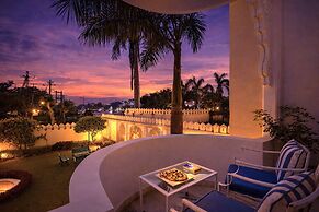 Swaroop Vilas - Lake Facing Boutique Hotel