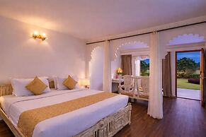 Swaroop Vilas - Lake Facing Boutique Hotel