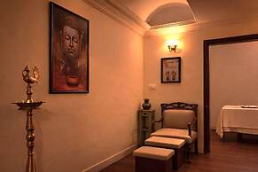 Swaroop Vilas - Lake Facing Boutique Hotel