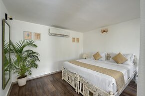 Swaroop Vilas - Lake Facing Boutique Hotel