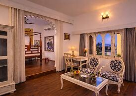 Swaroop Vilas - Lake Facing Boutique Hotel