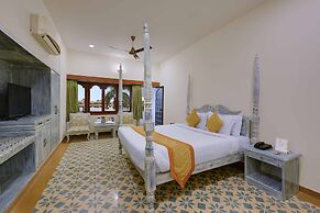 Swaroop Vilas - Lake Facing Boutique Hotel