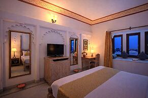 Swaroop Vilas - Lake Facing Boutique Hotel