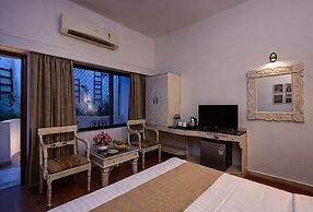 Swaroop Vilas - Lake Facing Boutique Hotel