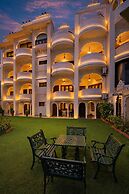 Swaroop Vilas - Lake Facing Boutique Hotel