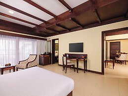 Sterling Lake Palace Alleppey