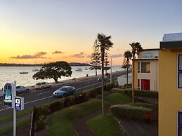 Bucklands Beach Waterfront Motel