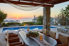Okeanides Villas