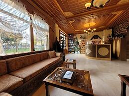 Saruhan Hotel