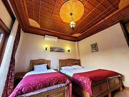 Saruhan Hotel