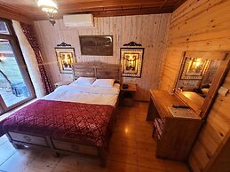 Saruhan Hotel